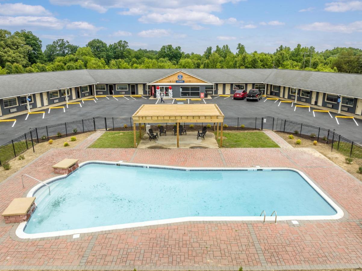 Crewe Boutique Inn Екстер'єр фото